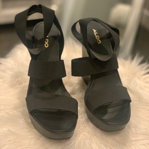 Never worn Aldo wedge